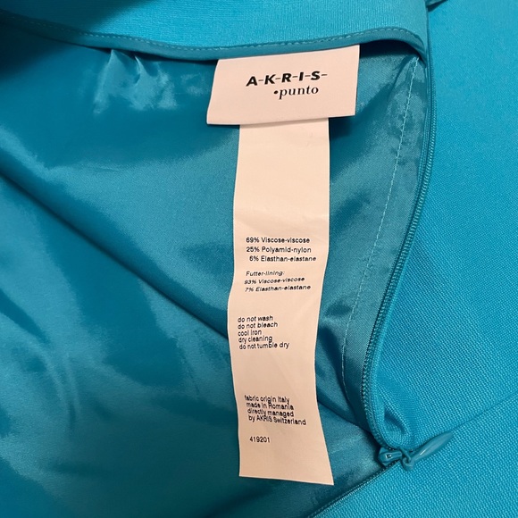 Akris Punto Turquoise skirt Size 8 like new! - Picture 4 of 7